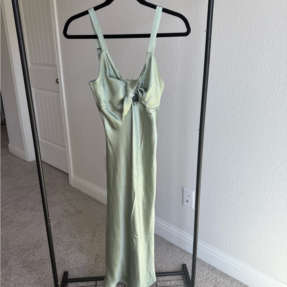 Elegant Light Green Maxi Dress Selfie Leslie